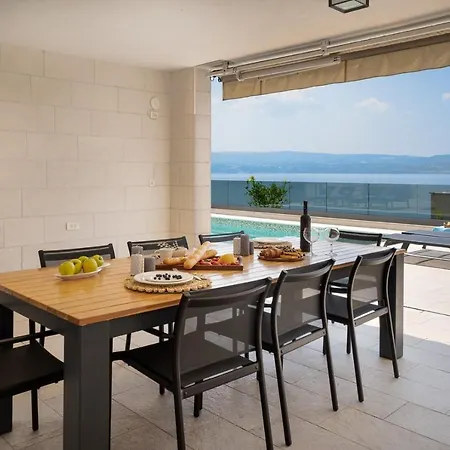 Luxury, Seafront Ivan With Heated Pool Only 100m From Villa