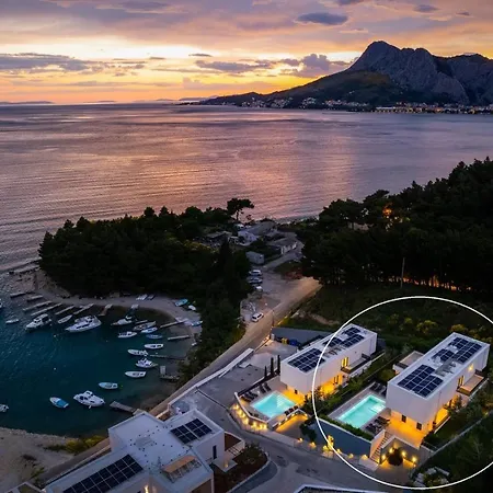 Luxury, Seafront Ivan With Heated Pool Only 100m From Villa Omiš