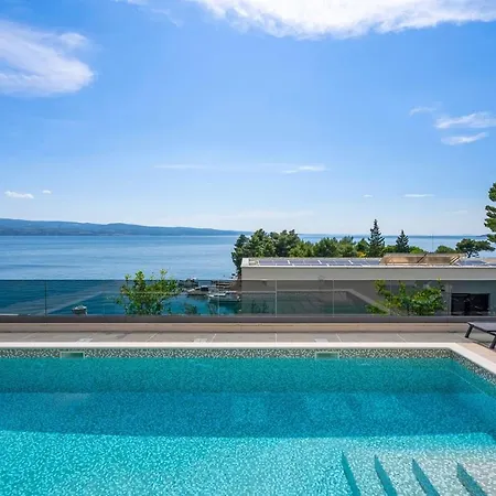 Vila Luxury, Seafront Ivan With Heated Pool Only 100m From Omis