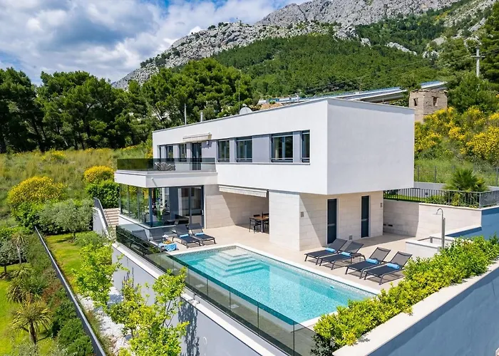 Villa Luxury, Seafront Ivan With Heated Pool Only 100m From Omiš