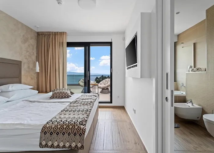 Villa Luxury, Seafront Ivan With Heated Pool Only 100m From Omiš