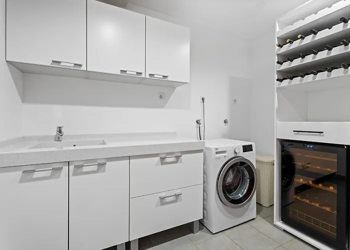 Luxury, Seafront Ivan With Heated Pool Only 100m From Villa