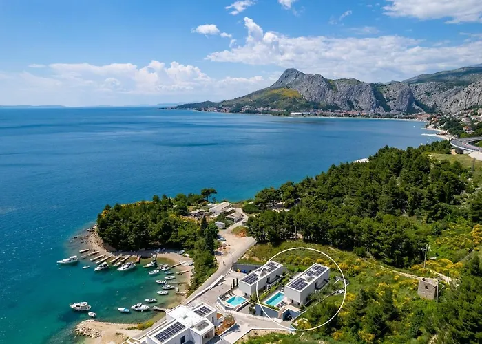 Luxury, Seafront Ivan With Heated Pool Only 100m From *