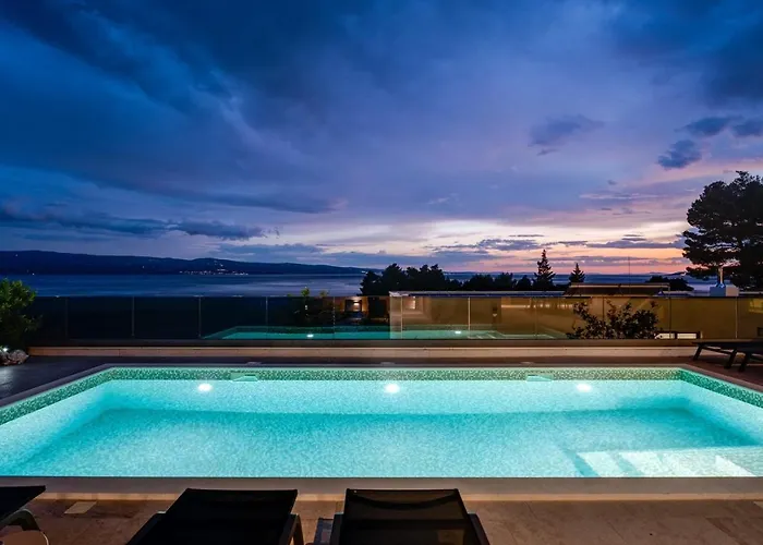 Luxury, Seafront Ivan With Heated Pool Only 100m From *