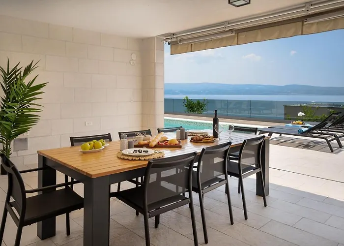 Luxury, Seafront Ivan With Heated Pool Only 100m From Villa