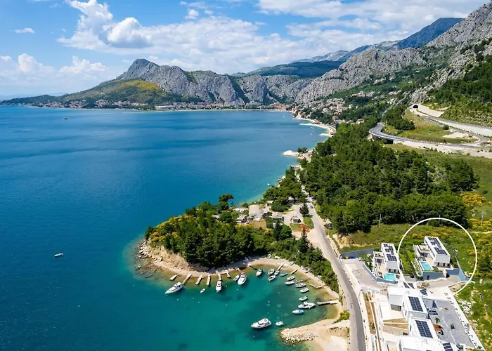 Luxury, Seafront Ivan With Heated Pool Only 100m From Omiš