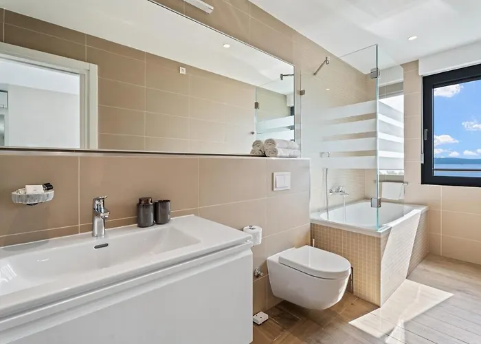 Luxury, Seafront Ivan With Heated Pool Only 100m From